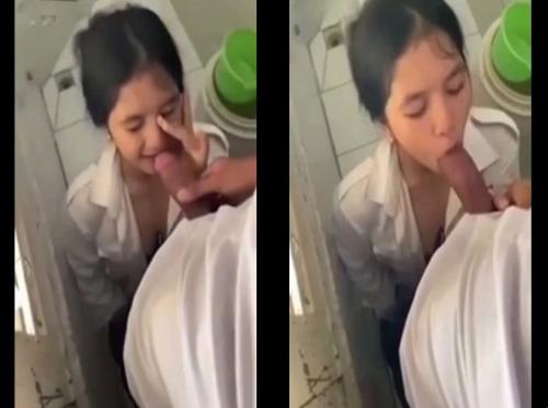 Escape a lição de uma estudante chupando uma enorme árvore de amigos íntimos na escola WC