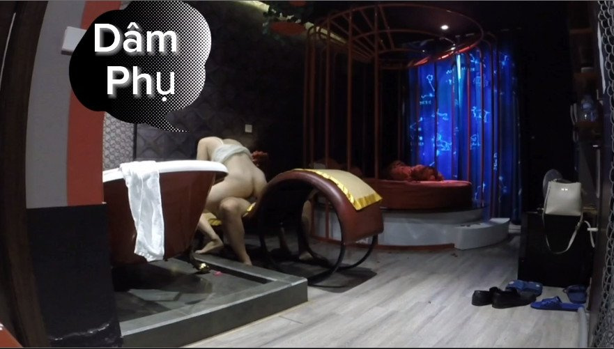 Em cưỡi ngựa ngoáy mông cực đã trên ghế tình yêu - damphu - Viet69