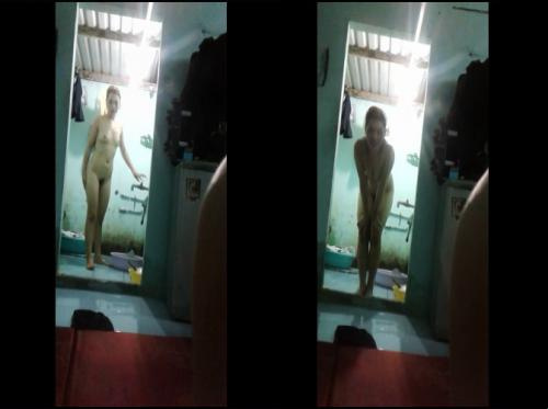 वेश्या ने बिना दरवाज़ा बंद किये ही स्नान कर लिया