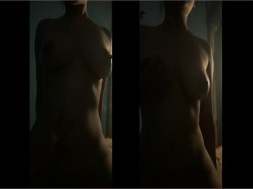 巨乳のセクシーな女の子が真夜中に目覚め、馬に乗って部屋で大声でうめき声を上げる - Viet69