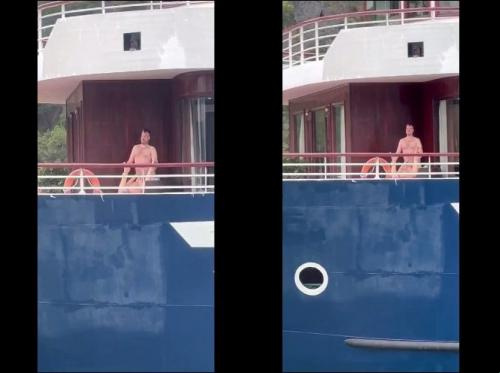 Cara ocidental fode público em navio na Baía de Ha Long - Viet69